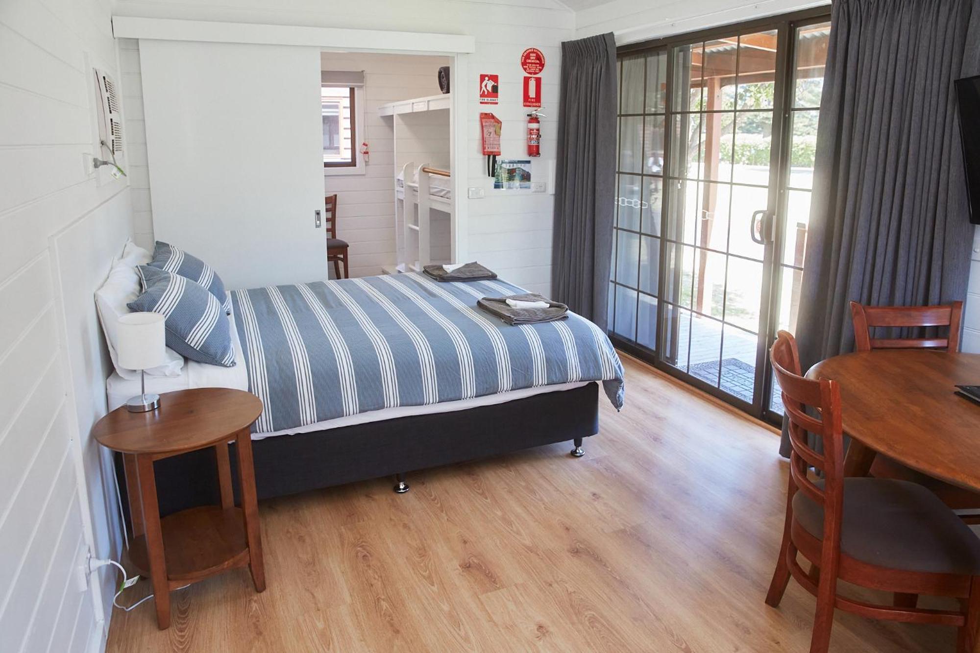 Surfside Holiday Park Γουόρναμπουλ Εξωτερικό φωτογραφία